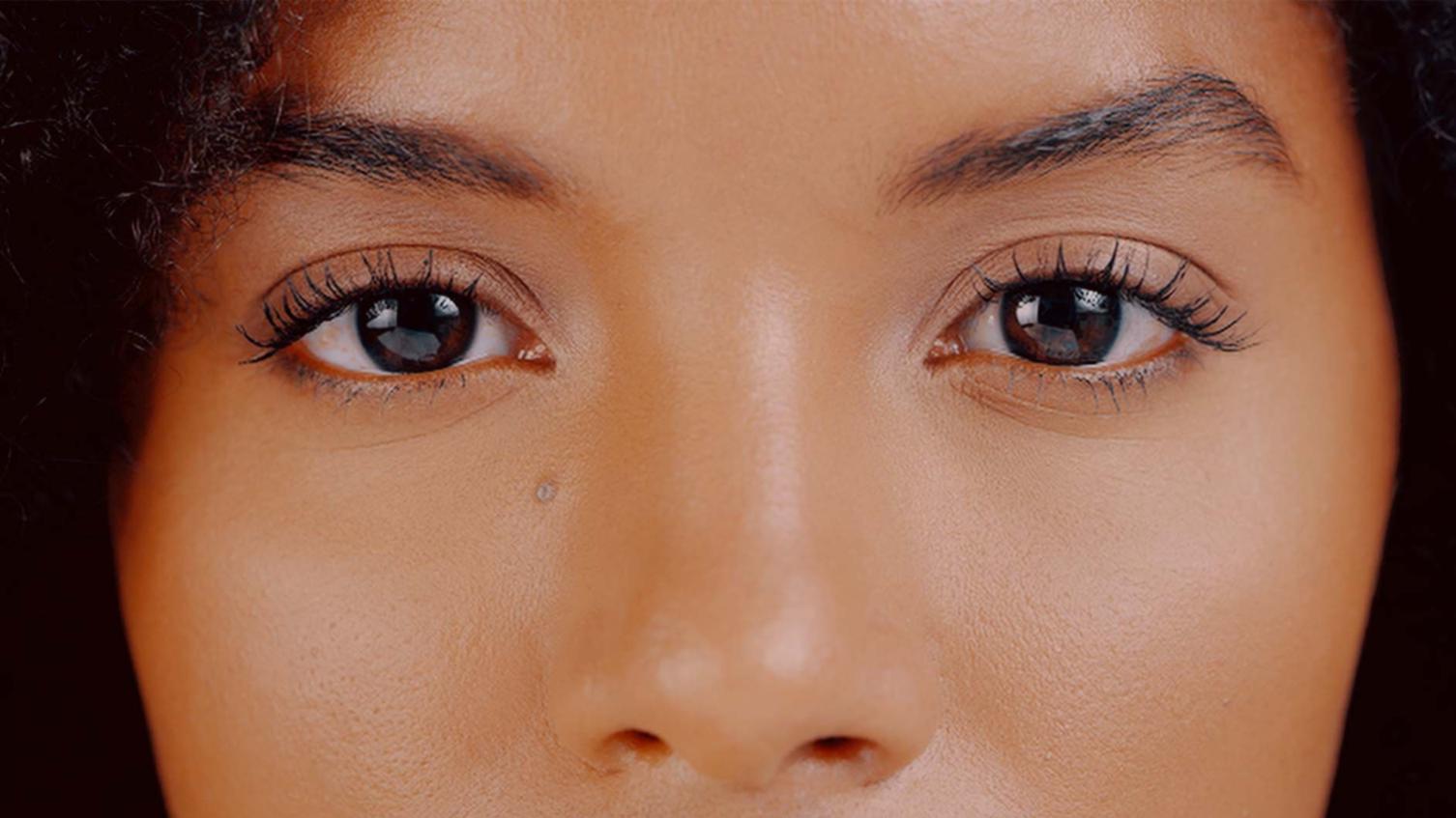 cuanto-tardan-en-crecer-las-cejas